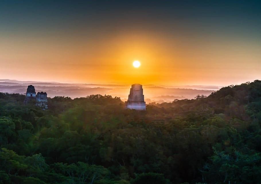 Guía para Disfrutar el Atardecer en Tikal, Petén, Guatemala
