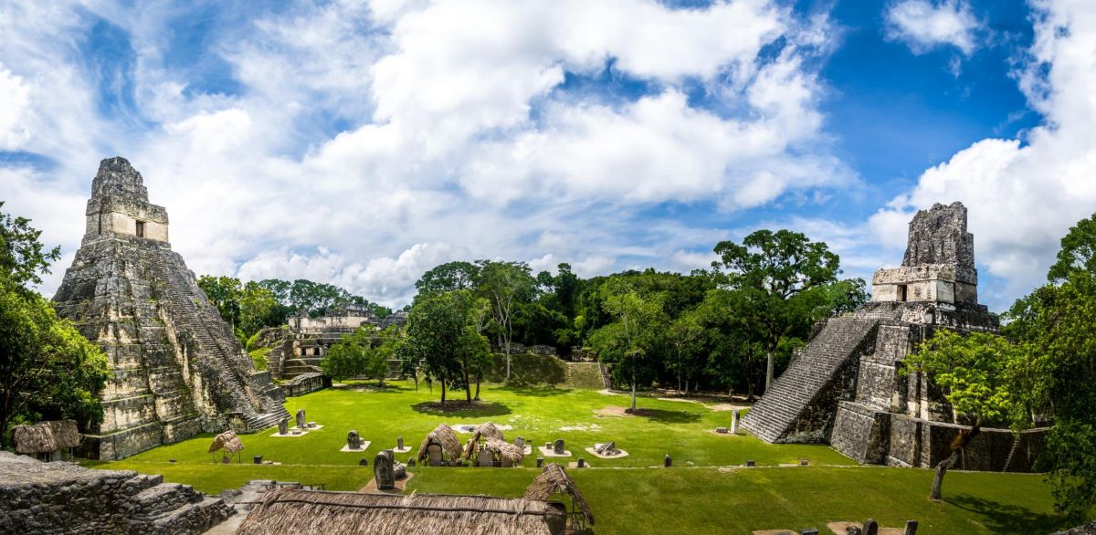 Guía Turística de la Gran Plaza de Tikal
