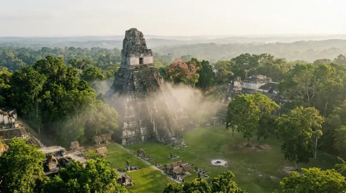 Guía Turística del Templo I – Gran Jaguar, Tikal, Petén, Guatemala